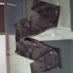 Lululemon camo yoga leggings